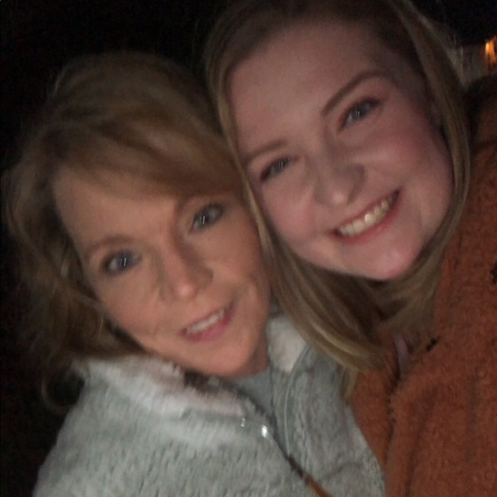 Meet your Posher, Kayla